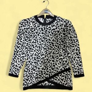 Caron Black and off White Patterned Top Size 10